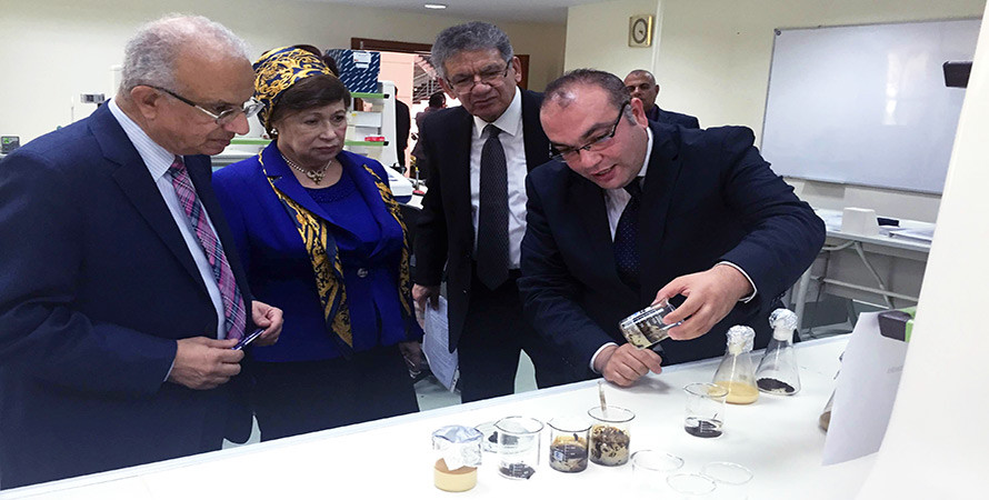 b3fdaa9ca427d646827e0e9718b0ed9d